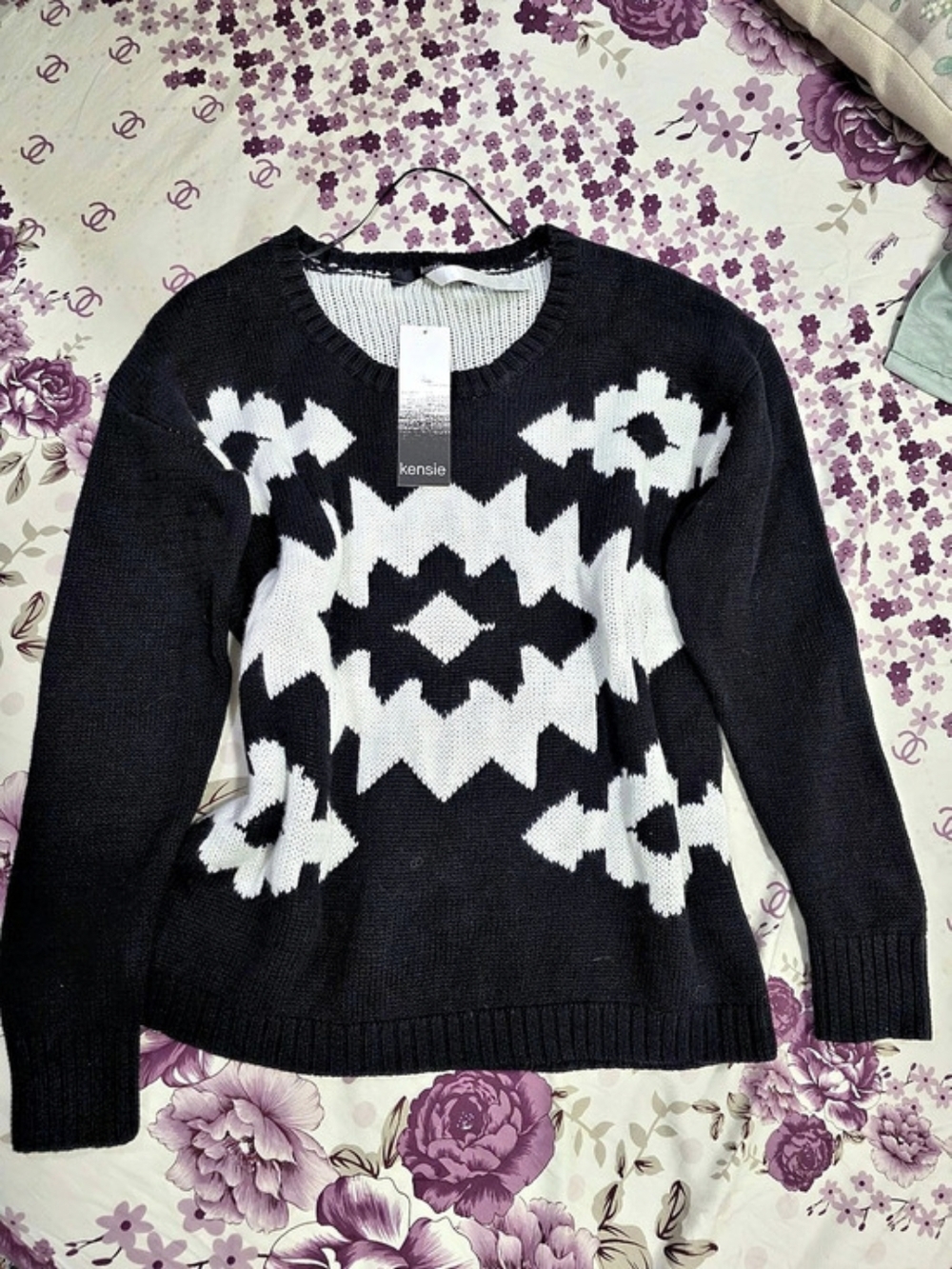 Kensie Geometric Knit Sweater in Black & White NWT